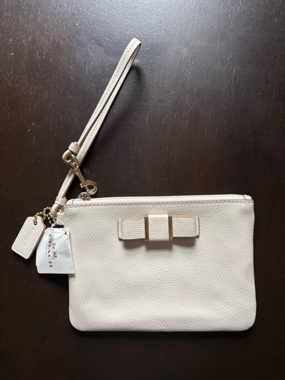 Coach NWT Bow Wristlet- Chalk F52629